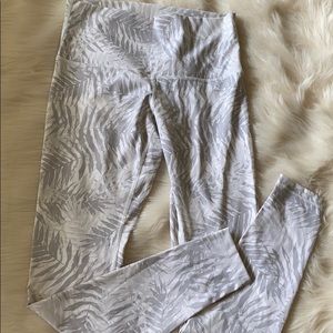 Lululemon Rare Palm Camo white Nimbus Leggings 10